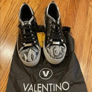 Valentino by Mario Valentino Embossed-Python sz9